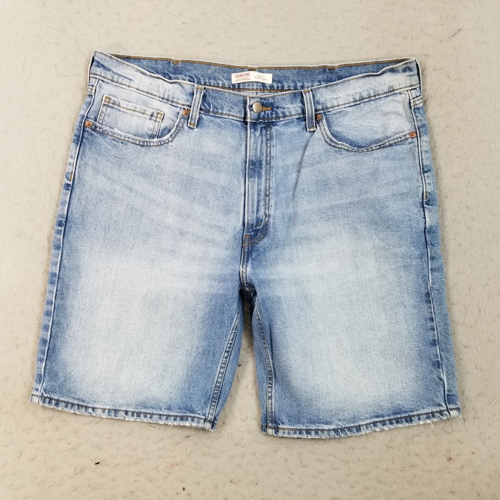 Signature by Levi Strauss Denim Shorts Mens W40 Light Wash Classic A8482-0000